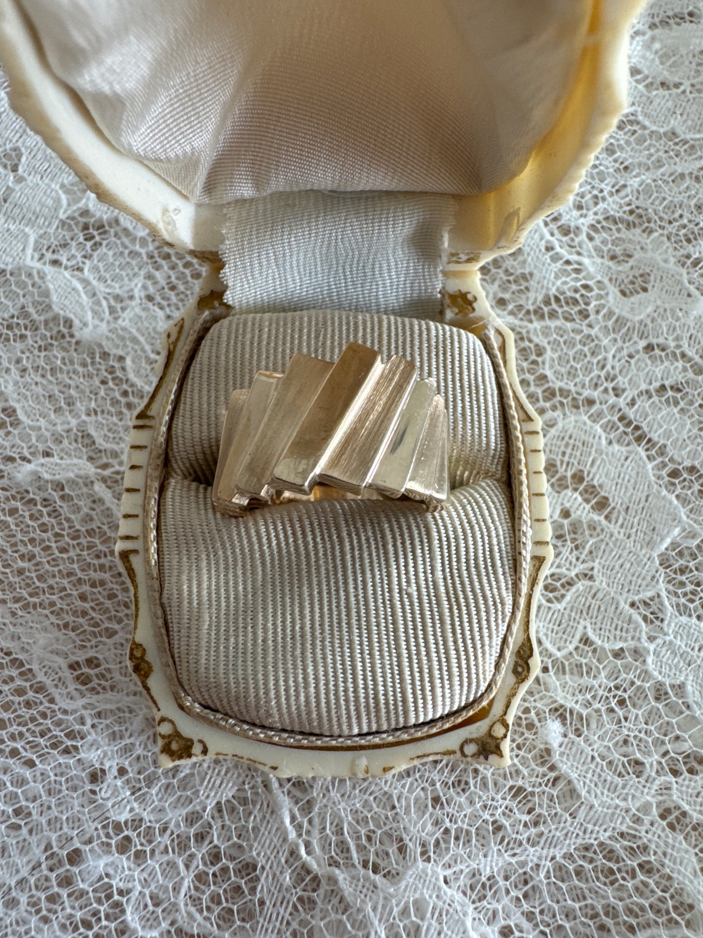 vintage 10k yellow gold sculptural ring