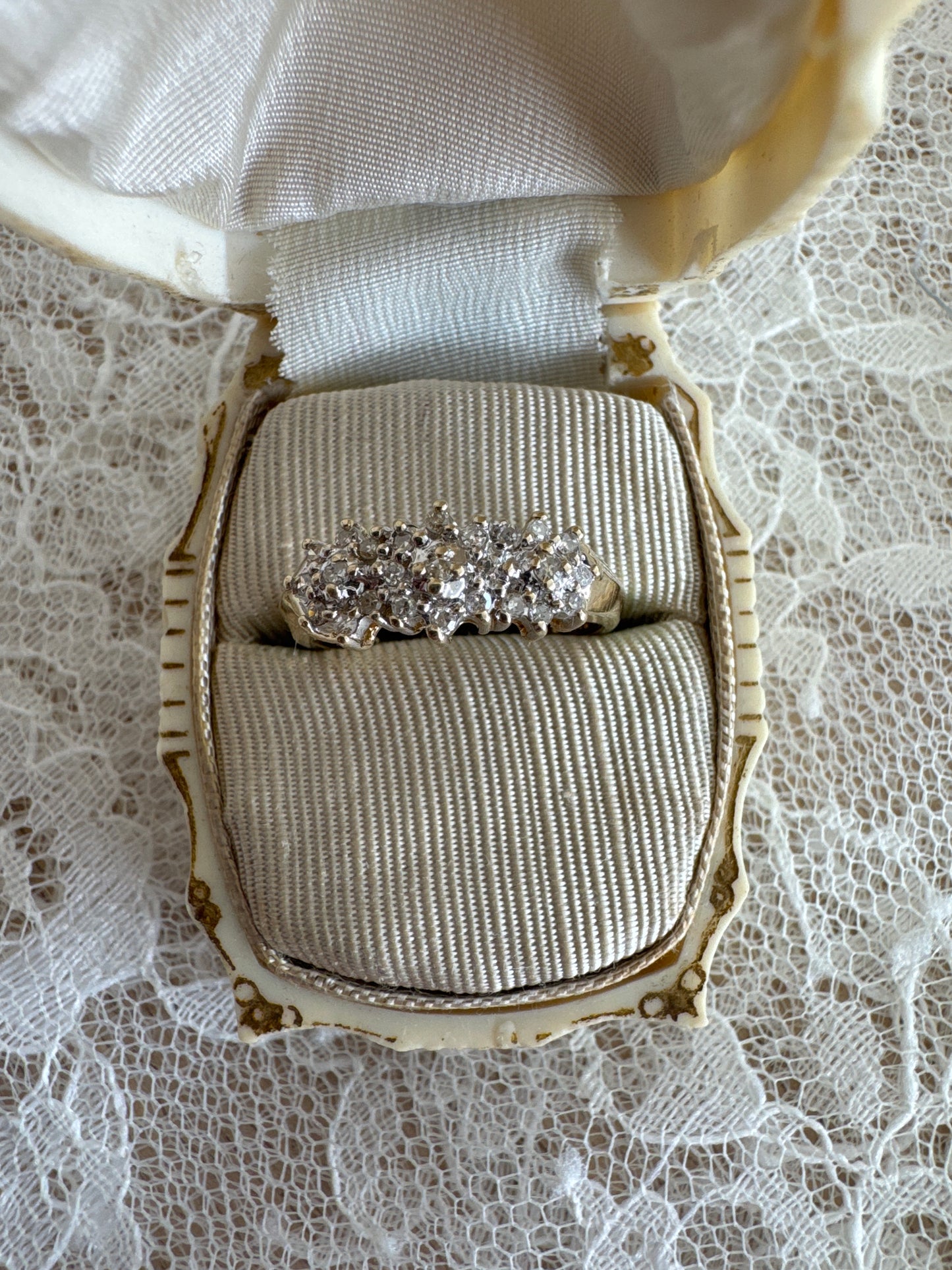 vintage 10k yellow gold diamond cluster ring