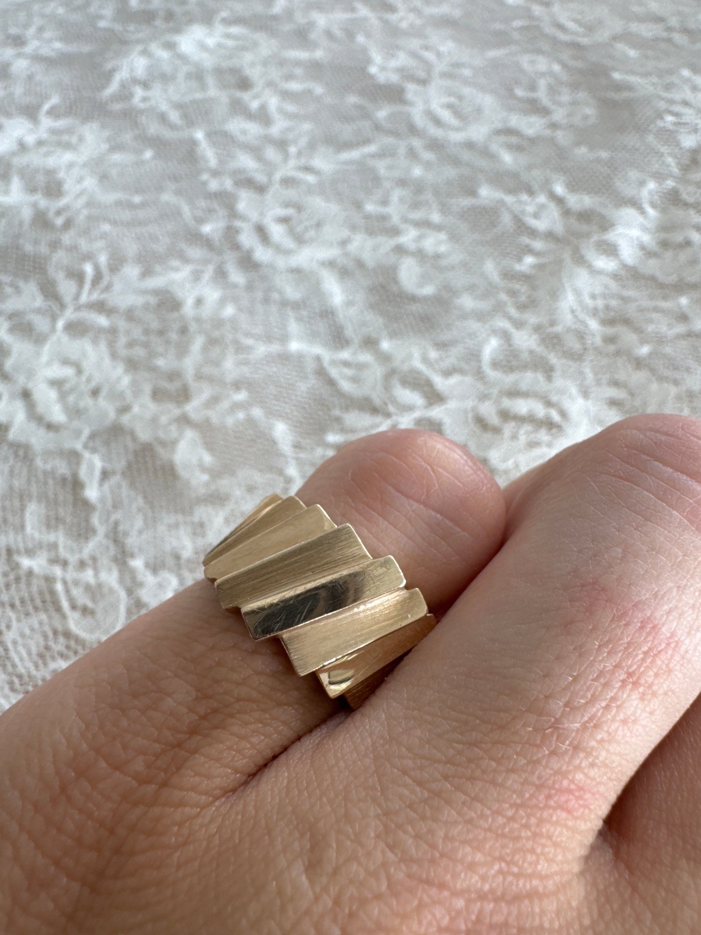 vintage 10k yellow gold sculptural ring